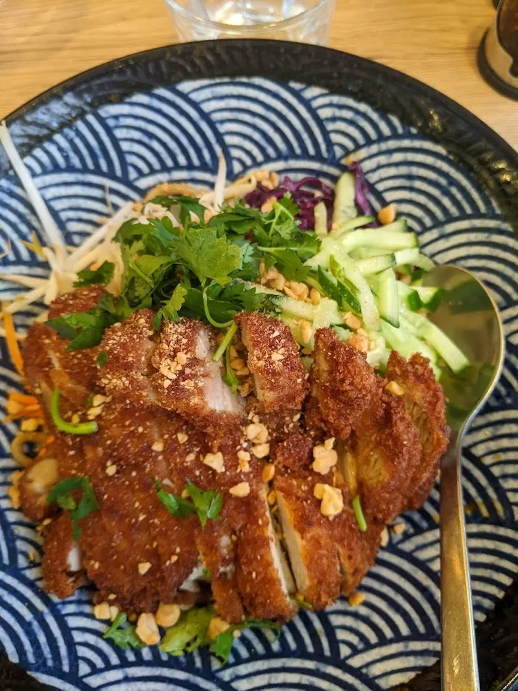 Nouilles Sautées Au Poulet Croustillant